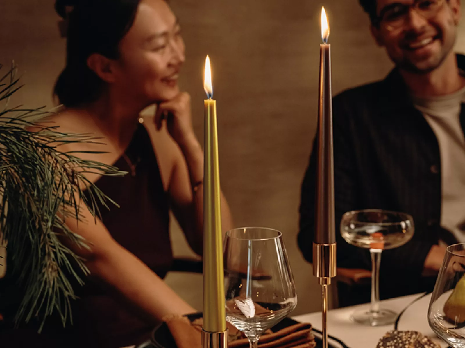 Elegant dinner candles
